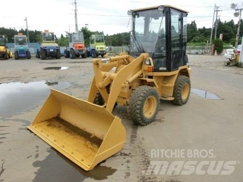 CAT 901B Iekrāvēji uz riteņiem