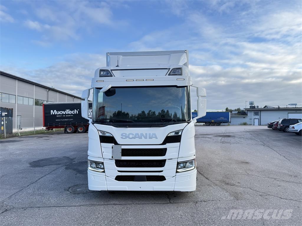 Scania P320 4X2 Furgons