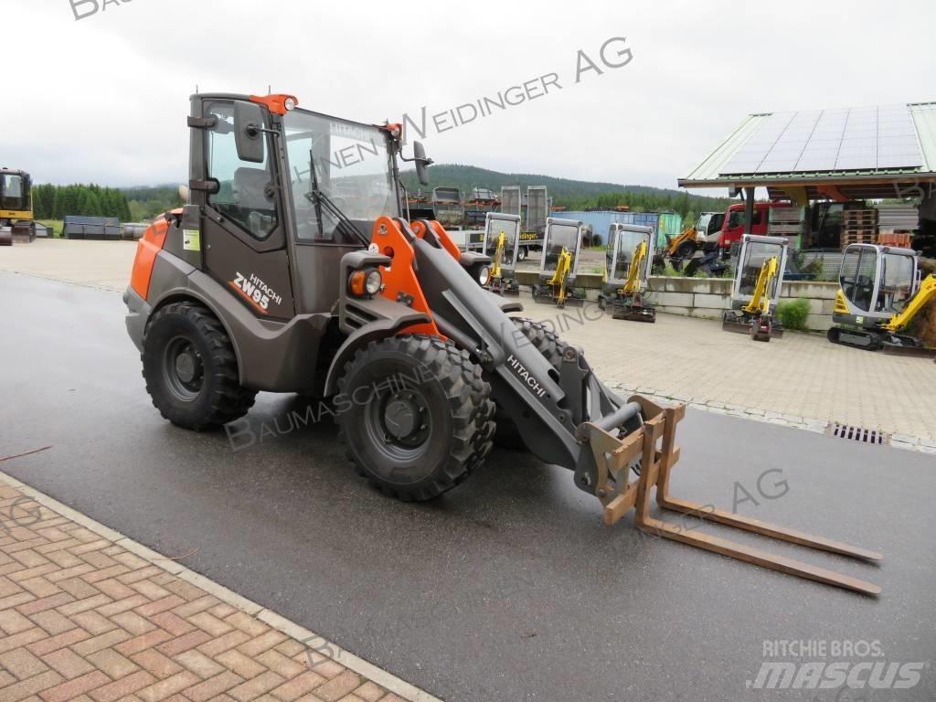 Hitachi ZW 95 Iekrāvēji uz riteņiem