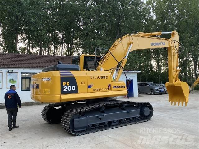 Komatsu PC200-8 Kāpurķēžu ekskavatori