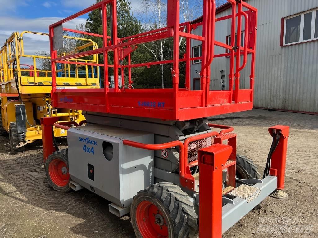 SkyJack SJ 6832 RT Šķerveida pacēlāji