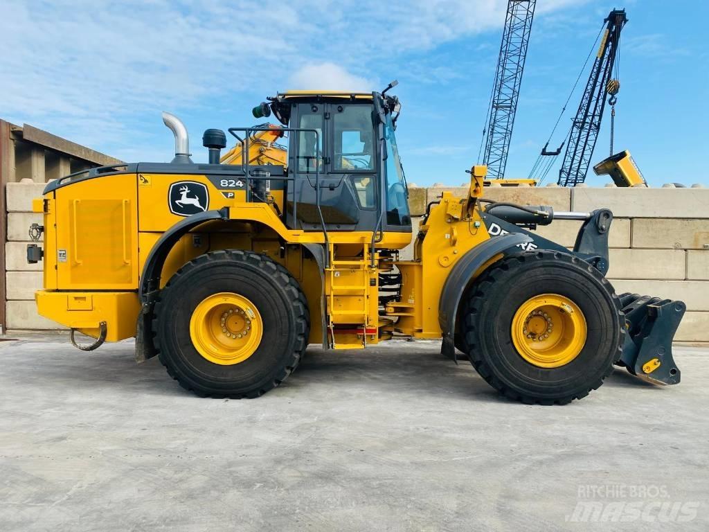 John Deere 824p Iekrāvēji uz riteņiem