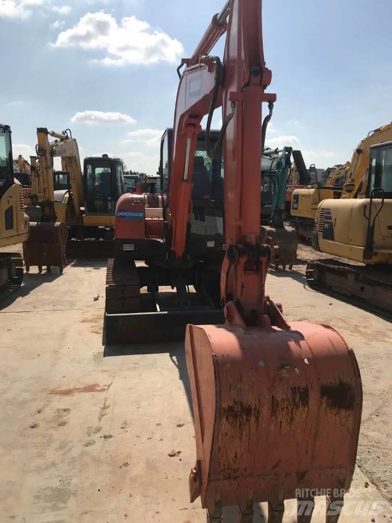 Doosan dx60 Kāpurķēžu ekskavatori