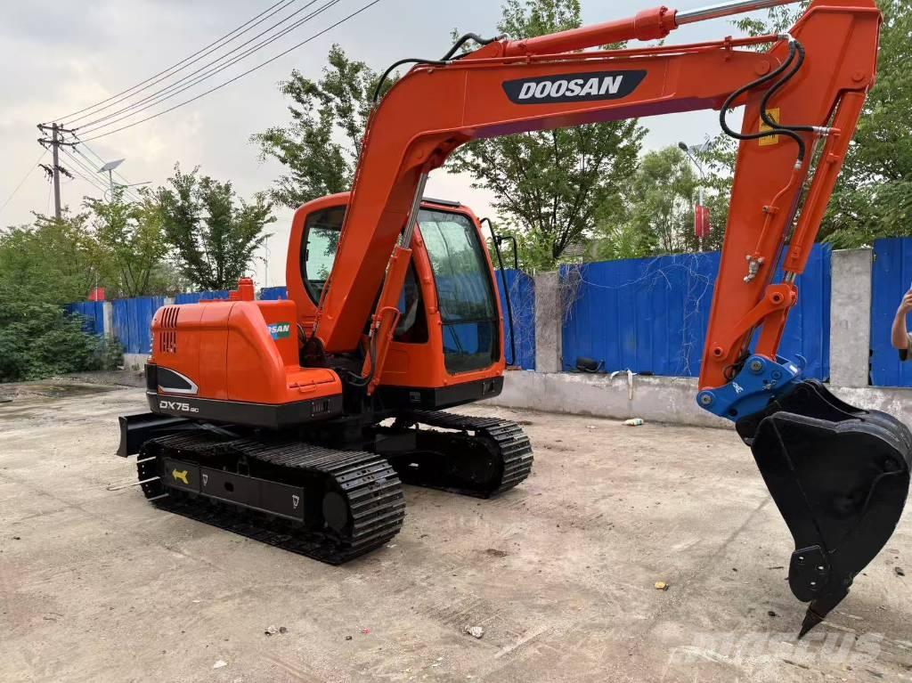 Doosan DX 75 Kāpurķēžu ekskavatori