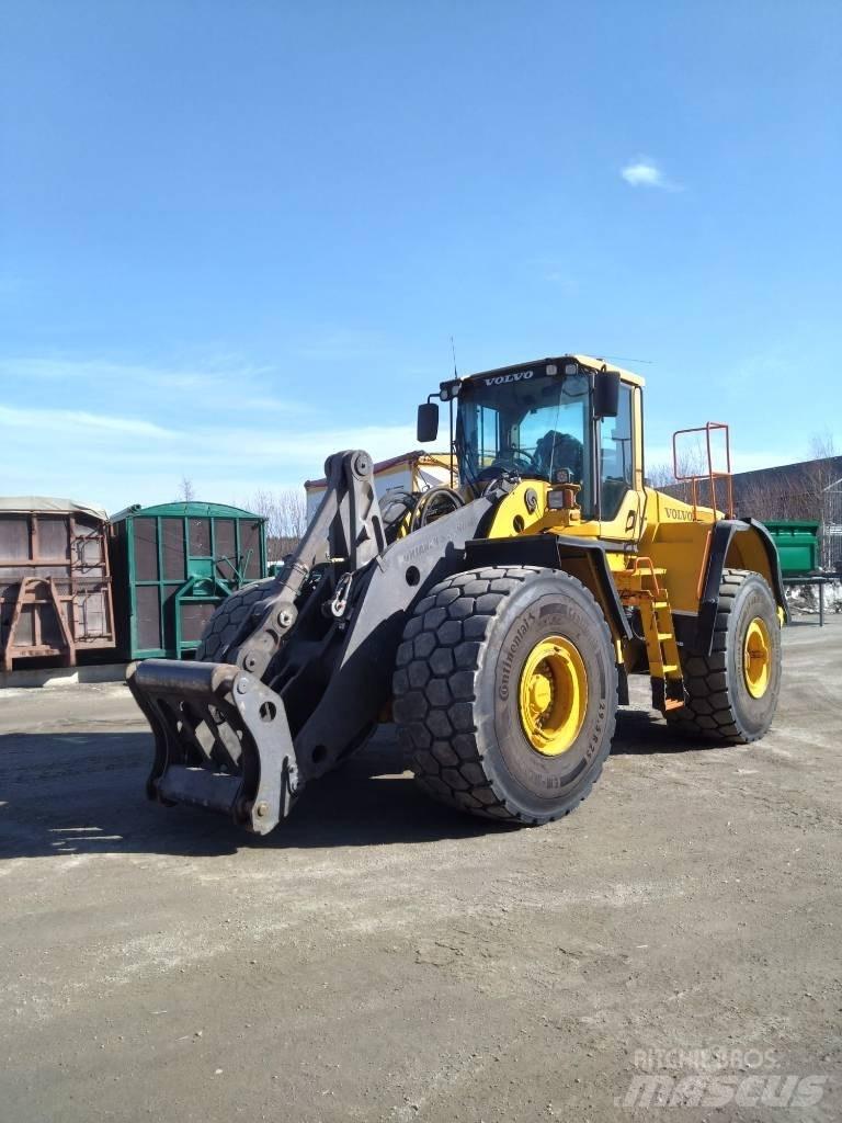 Volvo L 220 F Iekrāvēji uz riteņiem