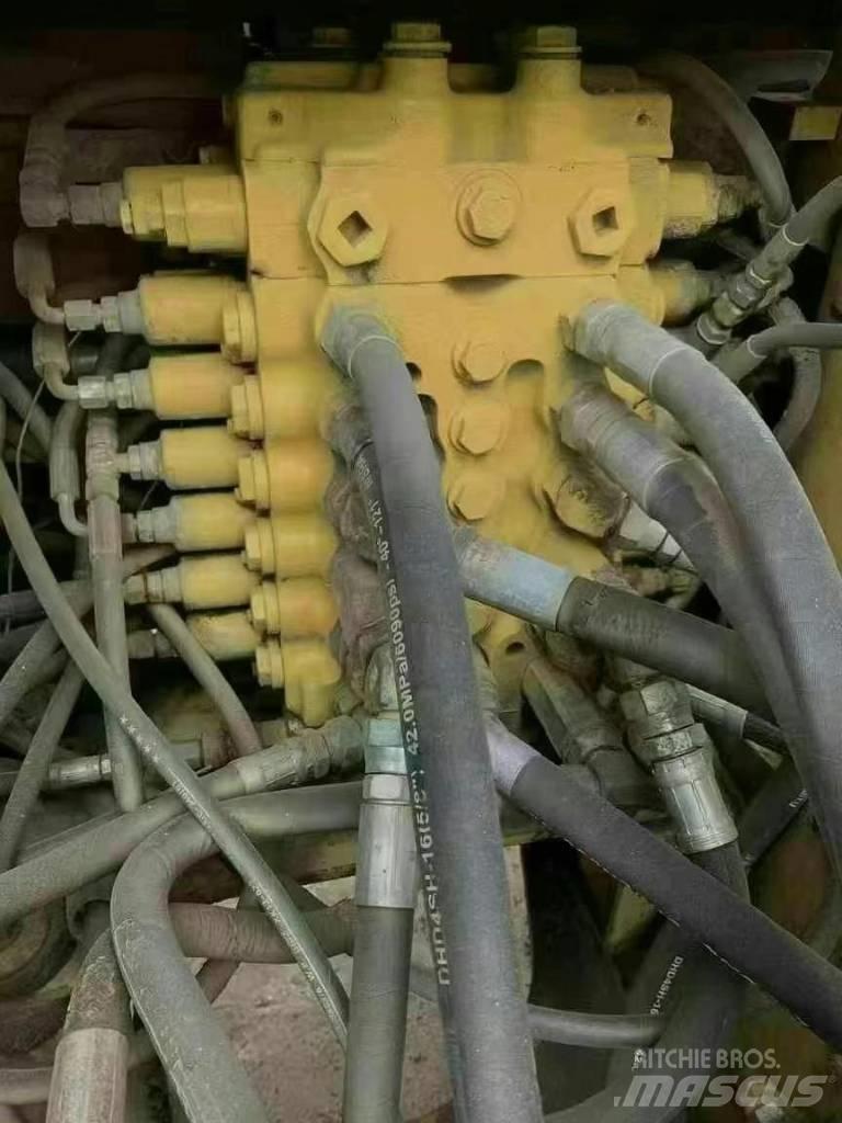 Komatsu PC 120-6 Vidēja lieluma ekskavatori 7 t - 12 t
