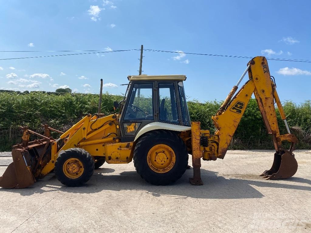 JCB 3 CX Ekskavatori-iekrāvēji