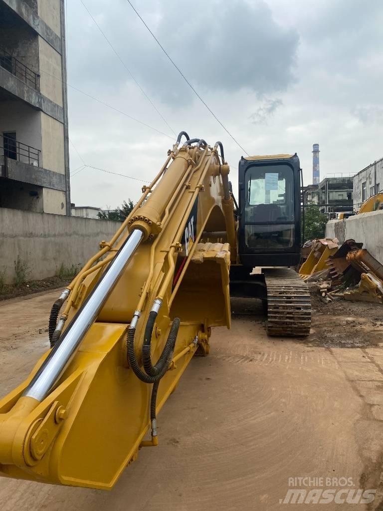 CAT 320 C Kāpurķēžu ekskavatori