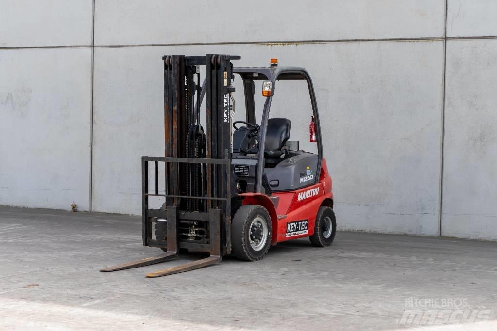 Manitou MI 25 D Tehnika ar dīzeļa dzinēju