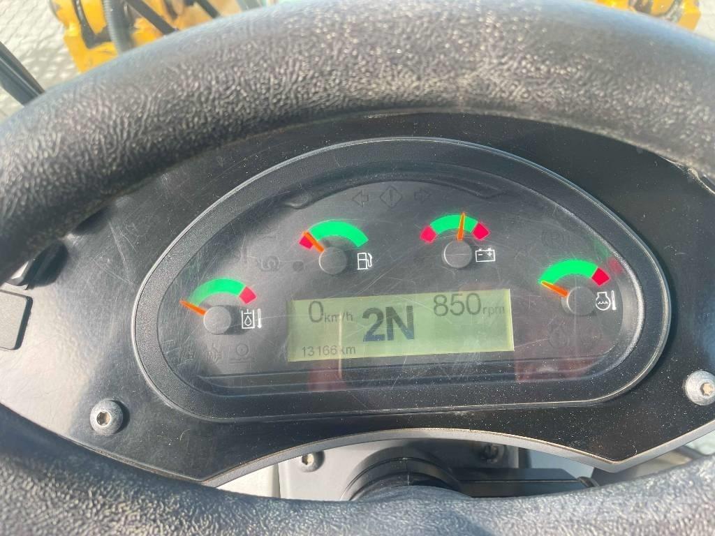 CAT 906M Iekrāvēji uz riteņiem