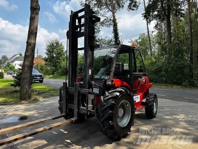 Manitou M 30.4 Apvidus autokrāvējs