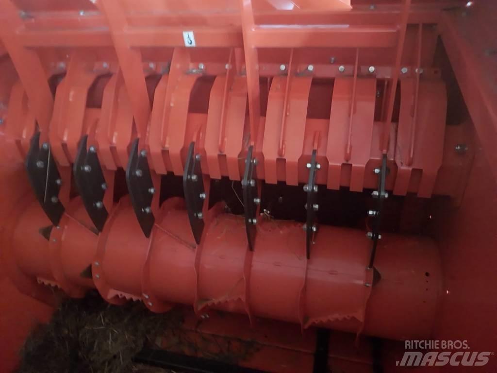 Kubota BC 1300 PRO Ķīpu smalcinātāji, griezēji un attinēji