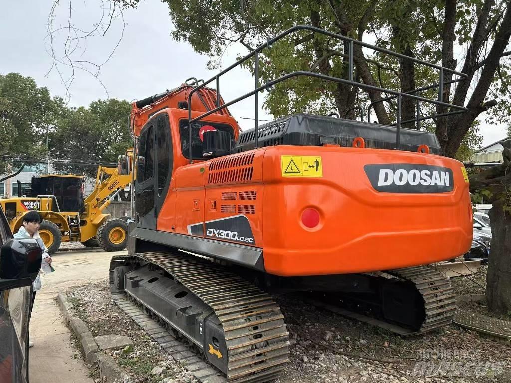 Doosan DX 300 Kāpurķēžu ekskavatori
