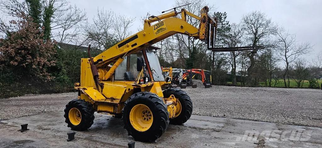 JCB 520M 2 Teleskopiskie manipulatori