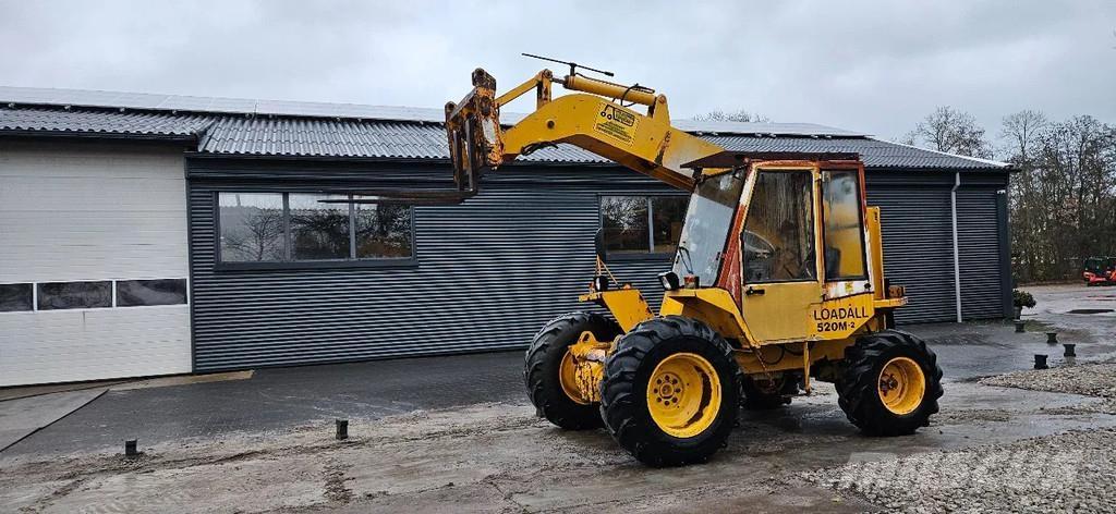 JCB 520M 2 Teleskopiskie manipulatori