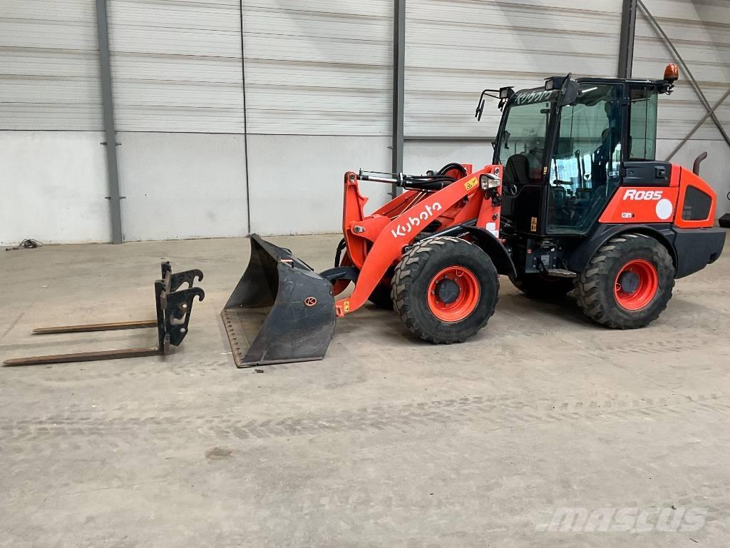 Kubota R 085 Iekrāvēji uz riteņiem