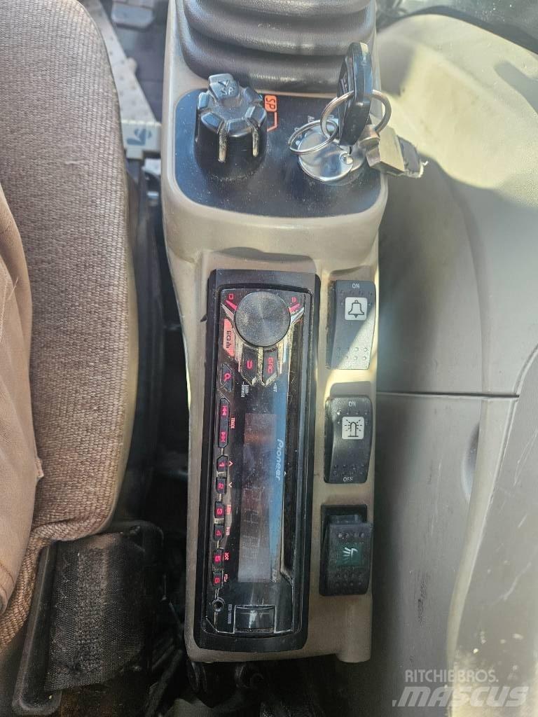 CASE CX 235 C SR Kāpurķēžu ekskavatori
