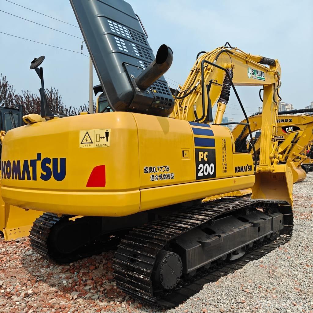 Komatsu 200-8 Kāpurķēžu ekskavatori