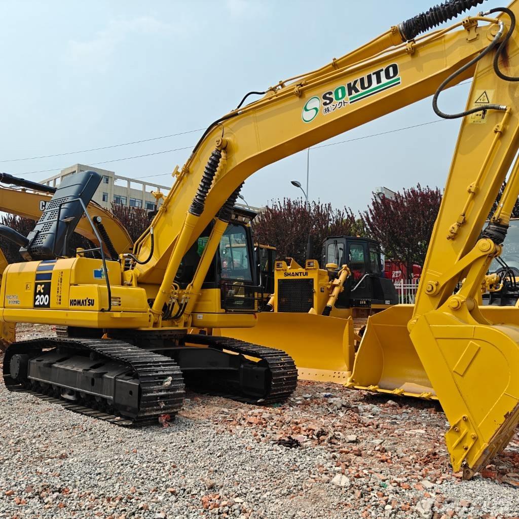 Komatsu 200-8 Kāpurķēžu ekskavatori