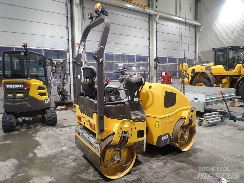 Volvo DD25B Divvalču grunts veltņi