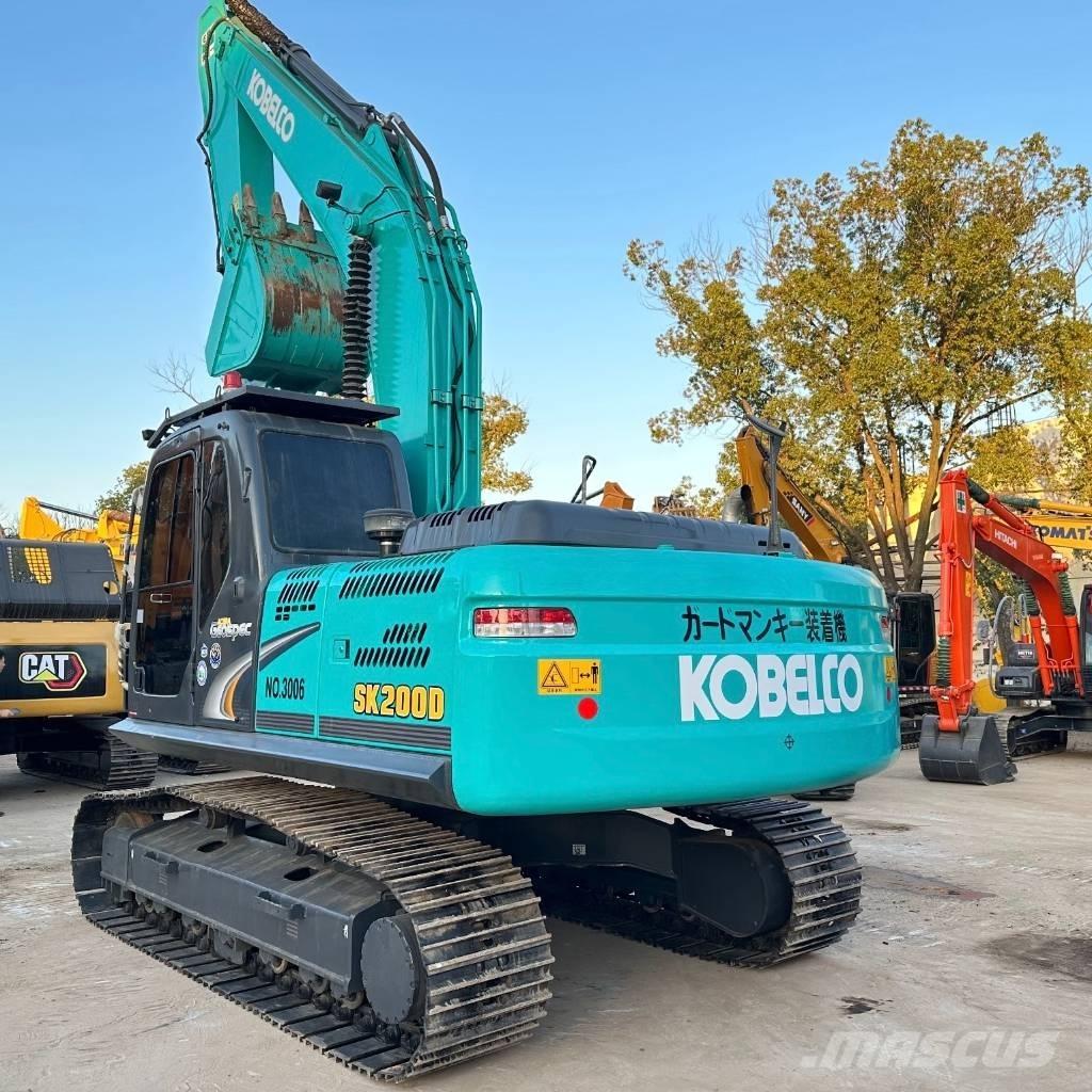 Kobelco SK 200 Kāpurķēžu ekskavatori