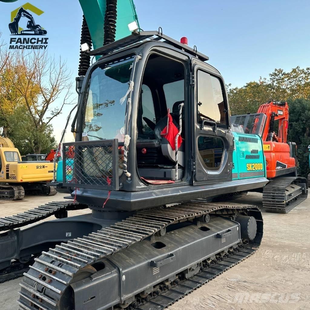 Kobelco SK 200 Kāpurķēžu ekskavatori