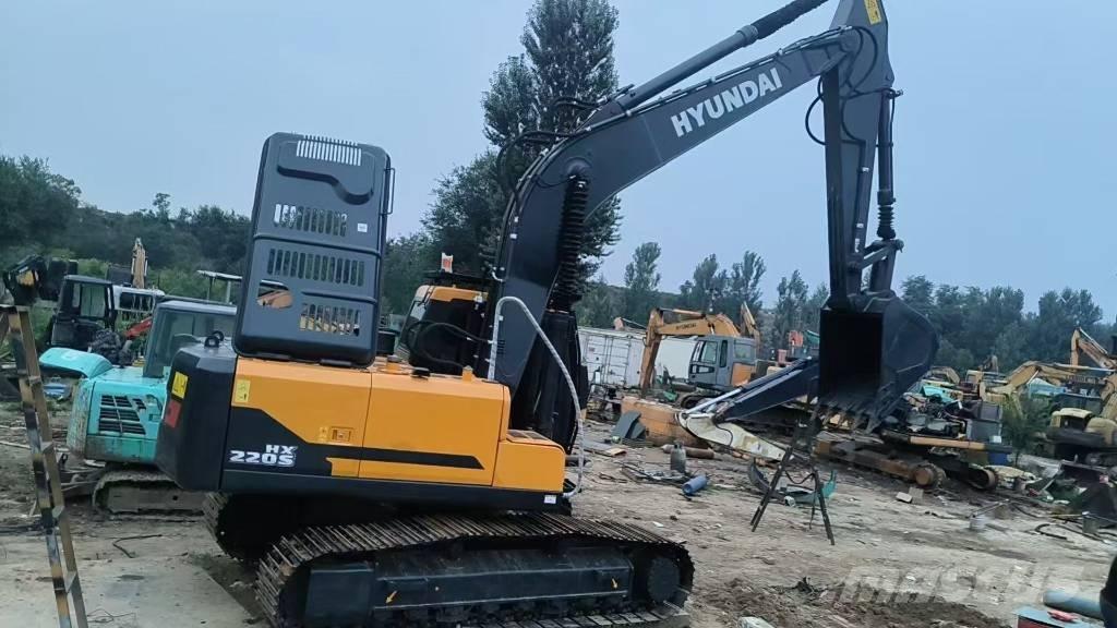 Hyundai HX220S Kāpurķēžu ekskavatori
