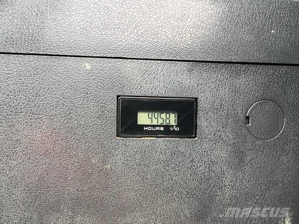 Hyundai HX 210 AL Kāpurķēžu ekskavatori