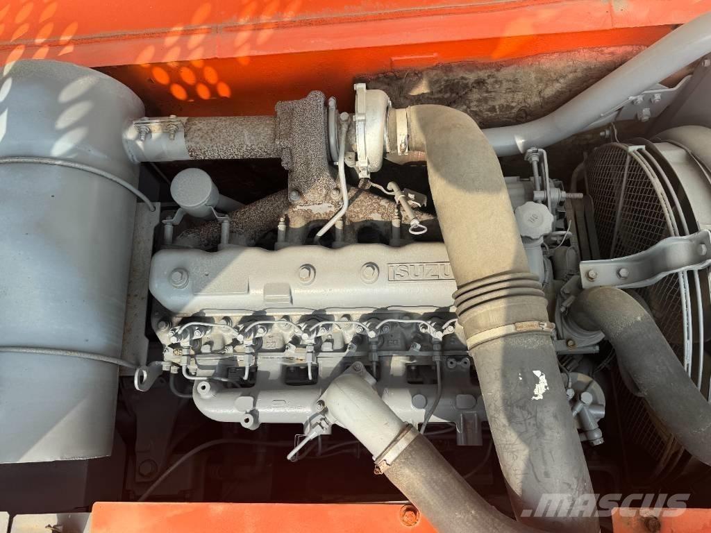 Hitachi ZX 240 Kāpurķēžu ekskavatori