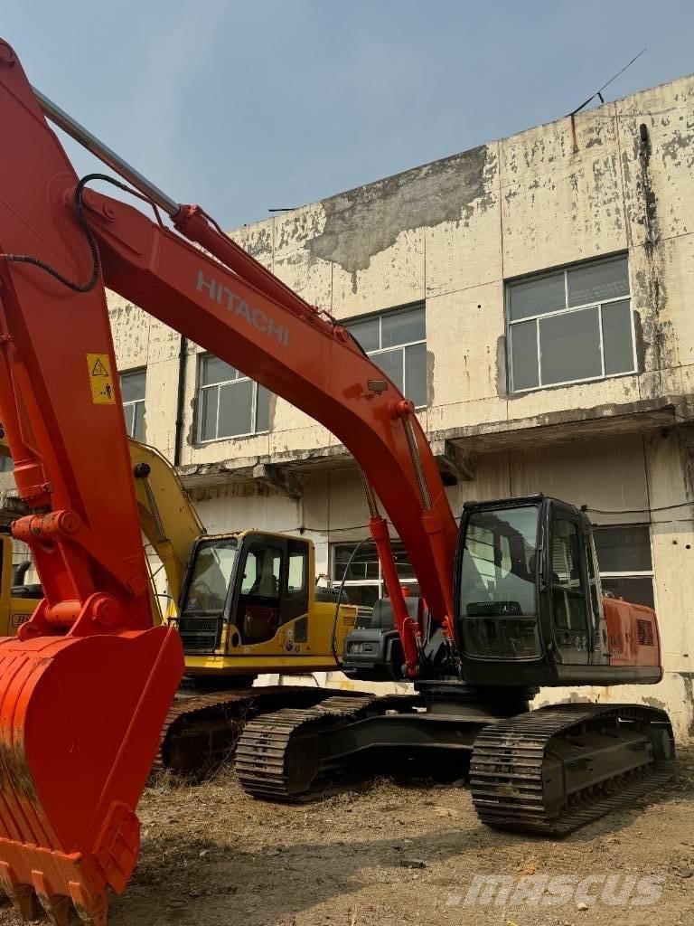 Hitachi ZX 240 Kāpurķēžu ekskavatori