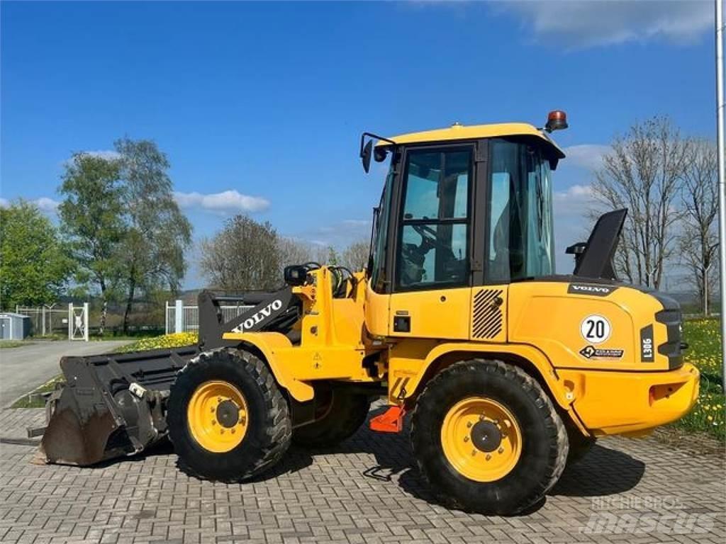 Volvo L30G Iekrāvēji uz riteņiem