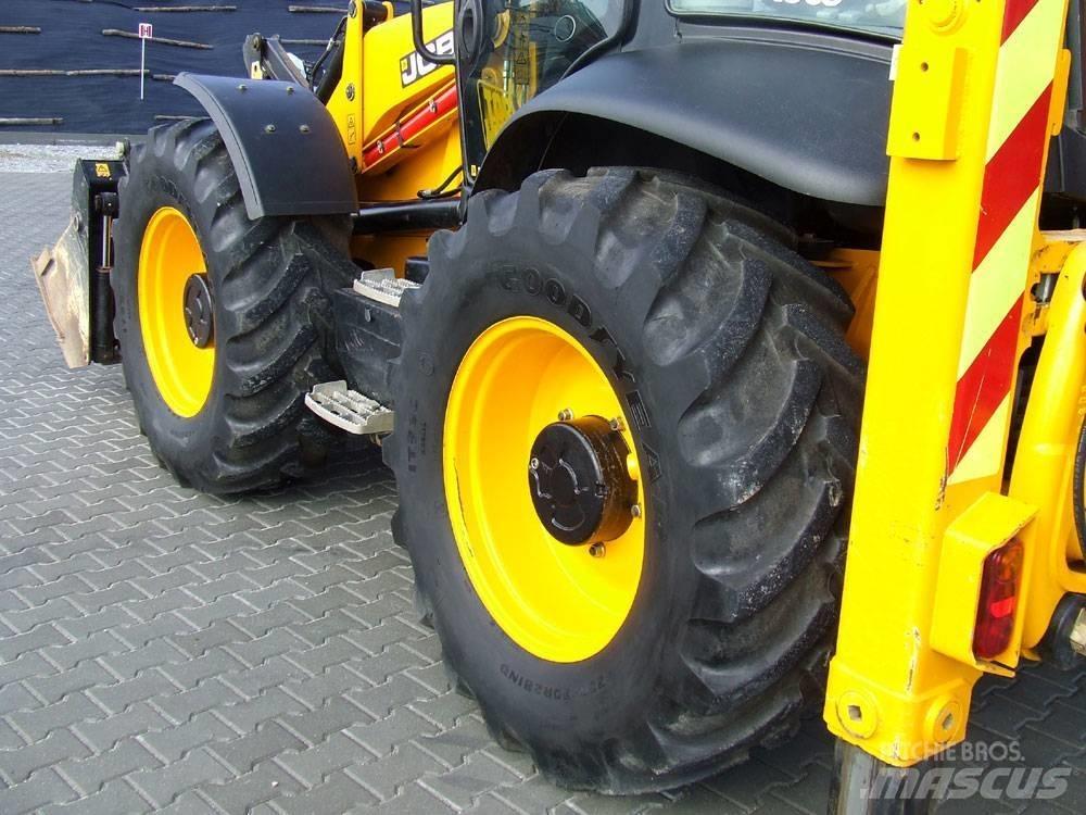 JCB 4CX Ekskavatori-iekrāvēji