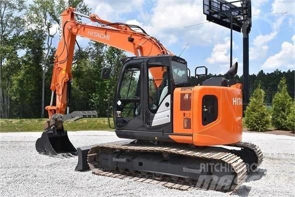 Hitachi ZX 135 Kāpurķēžu ekskavatori