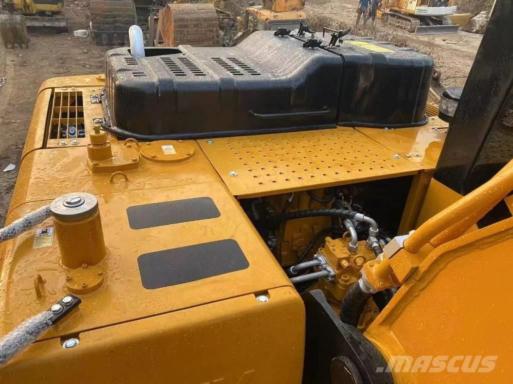 Sany SY 215 C Kāpurķēžu ekskavatori