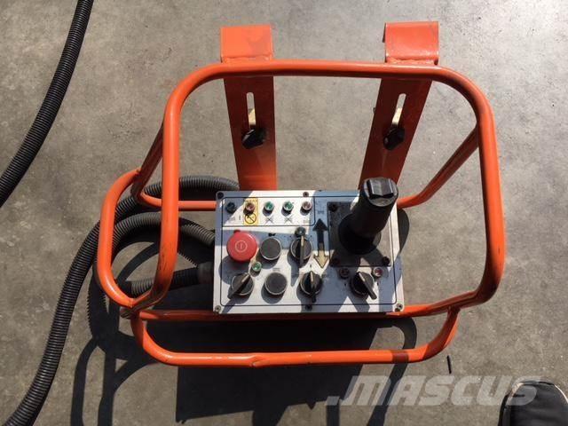 JLG SL245-12 Šķerveida pacēlāji