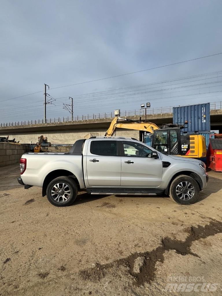 Ford Ranger Vieglais kravas automobilis/izkraušana no sāniem