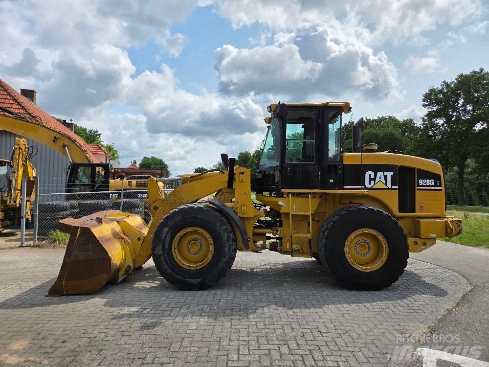 CAT 928G Iekrāvēji uz riteņiem