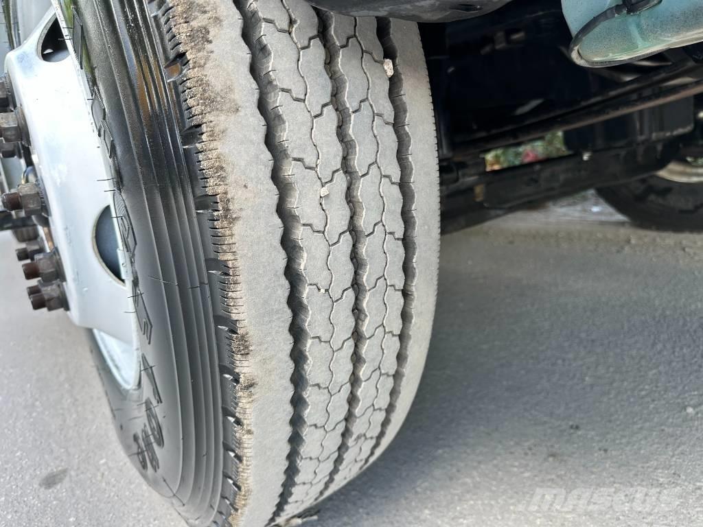 International 4300 Kombinētās vakumsūkņa mašīnas