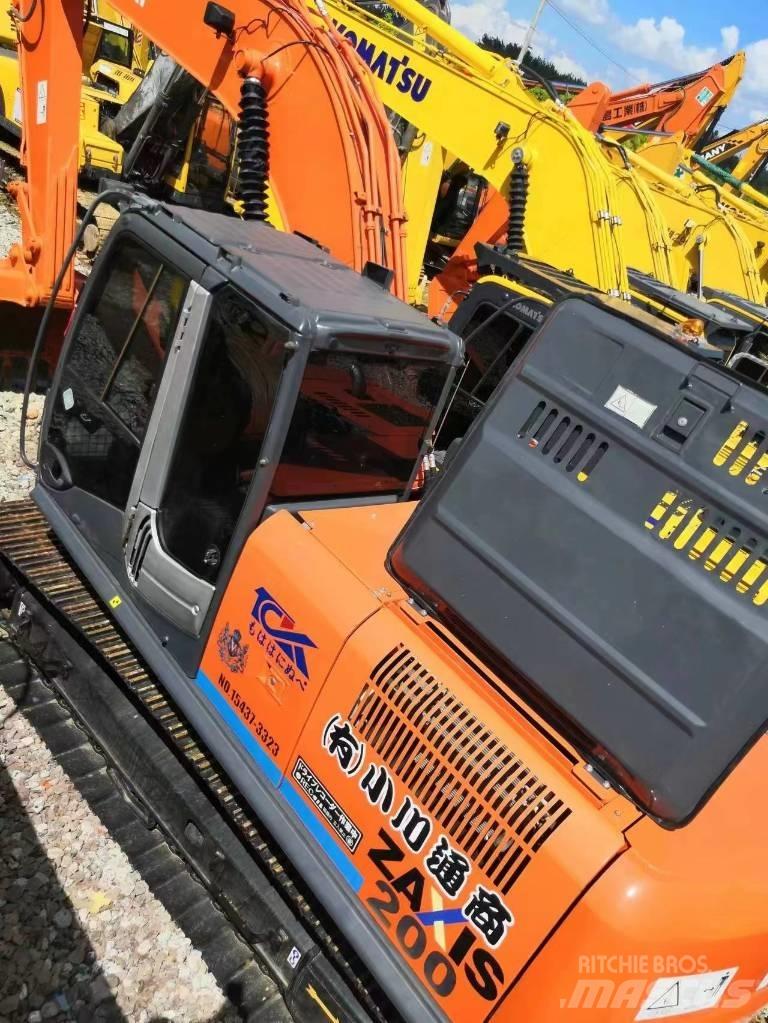 Hitachi ZX200 Kāpurķēžu ekskavatori