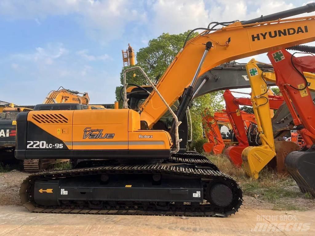 Hyundai R220LC-9S Kāpurķēžu ekskavatori