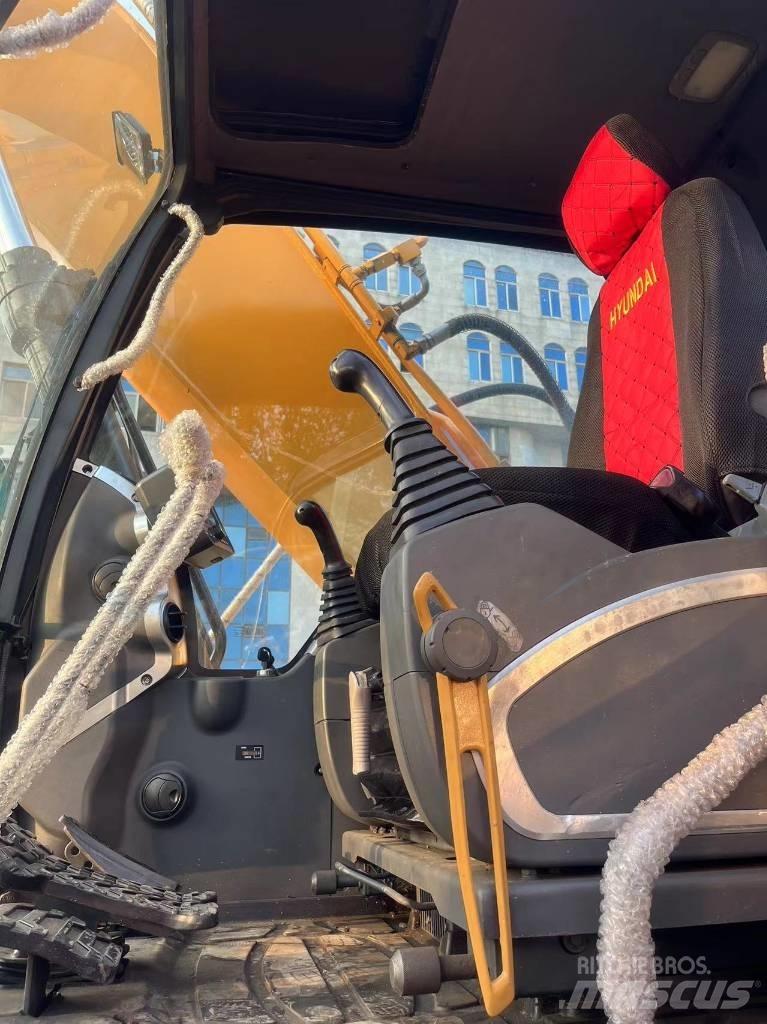 Hyundai R220LC-9S Kāpurķēžu ekskavatori