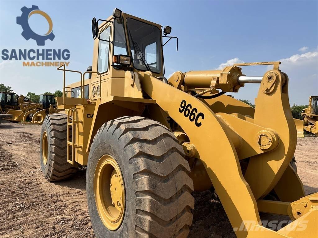 CAT 966C Iekrāvēji uz riteņiem