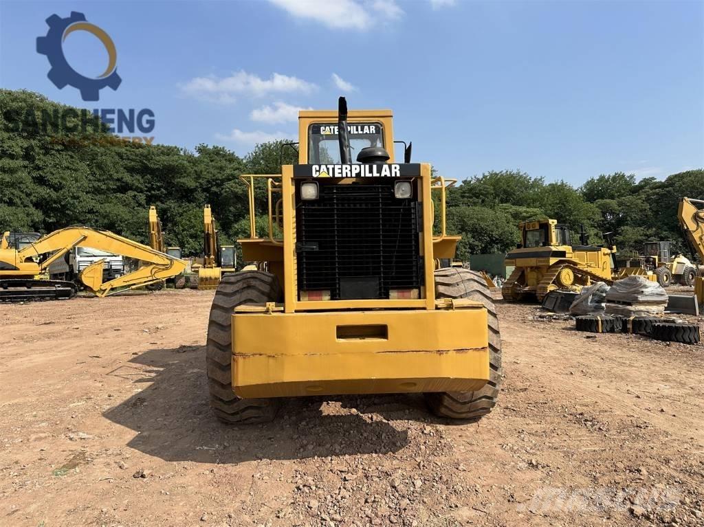 CAT 966C Iekrāvēji uz riteņiem