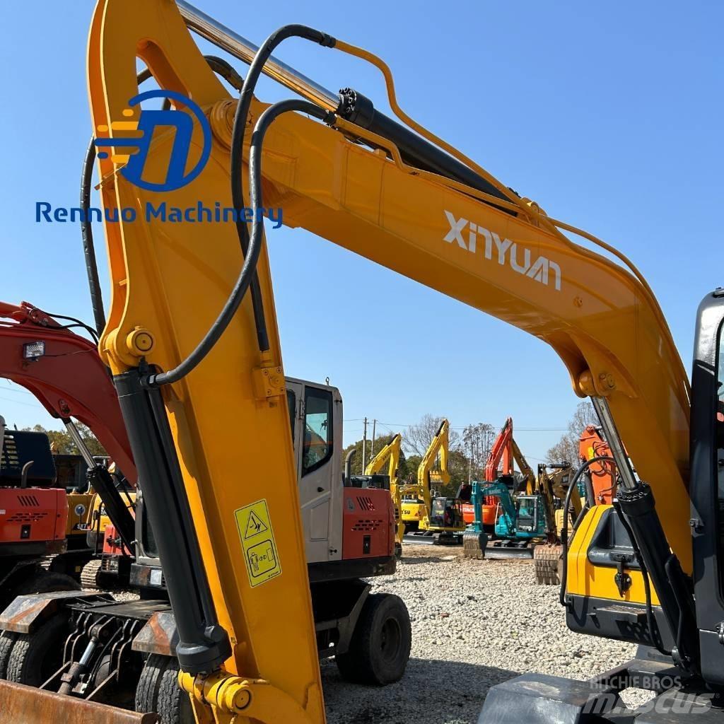 Xinyuan C75W Ekskavatori uz riteņiem