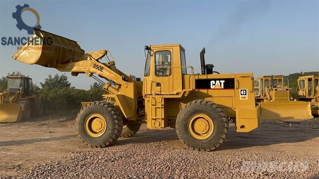 CAT 950E Iekrāvēji uz riteņiem