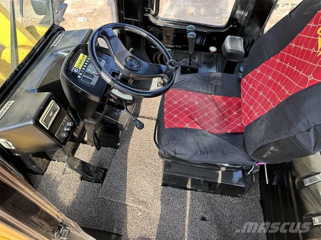 CAT 966 G Iekrāvēji uz riteņiem