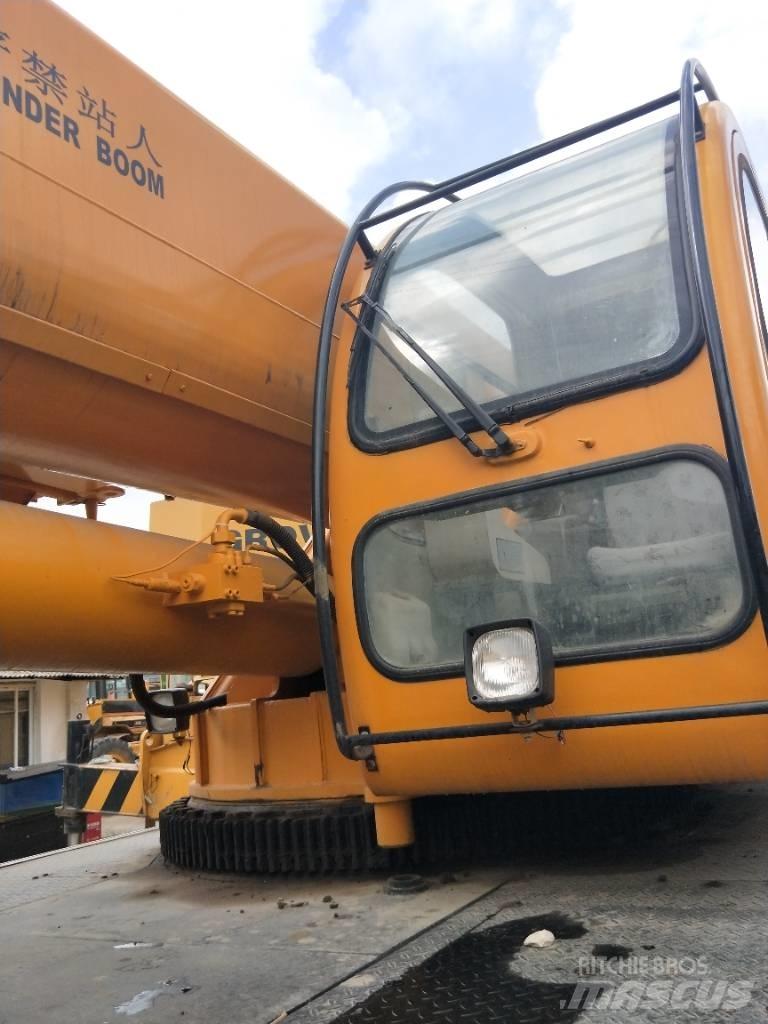 XCMG QY70T Visurgājēji celtņi