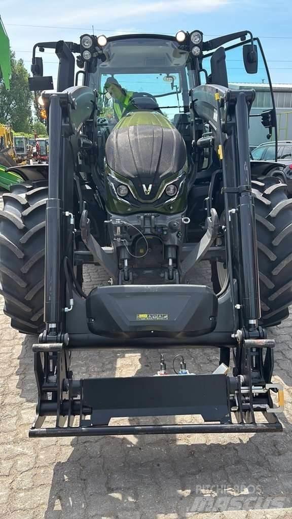 Valtra G135 Traktori