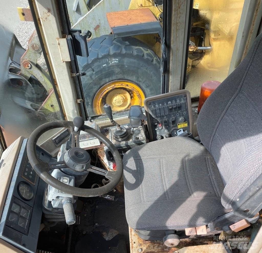 CAT 928F Iekrāvēji uz riteņiem