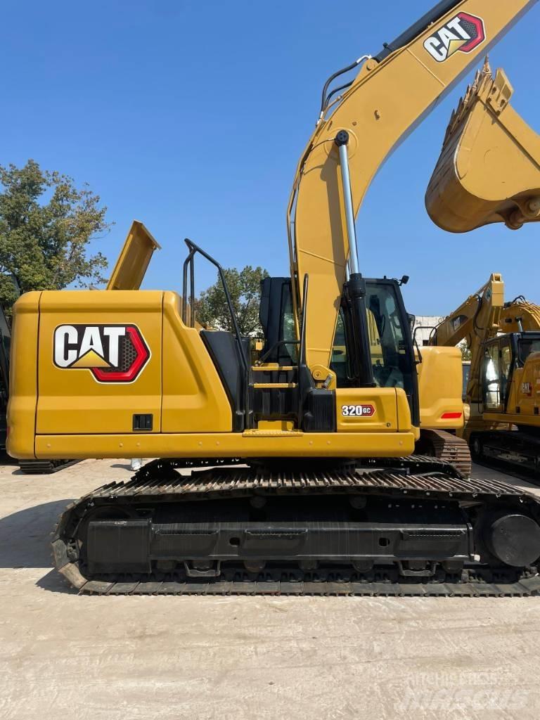 CAT 320 GC Ekskavatori uz riteņiem
